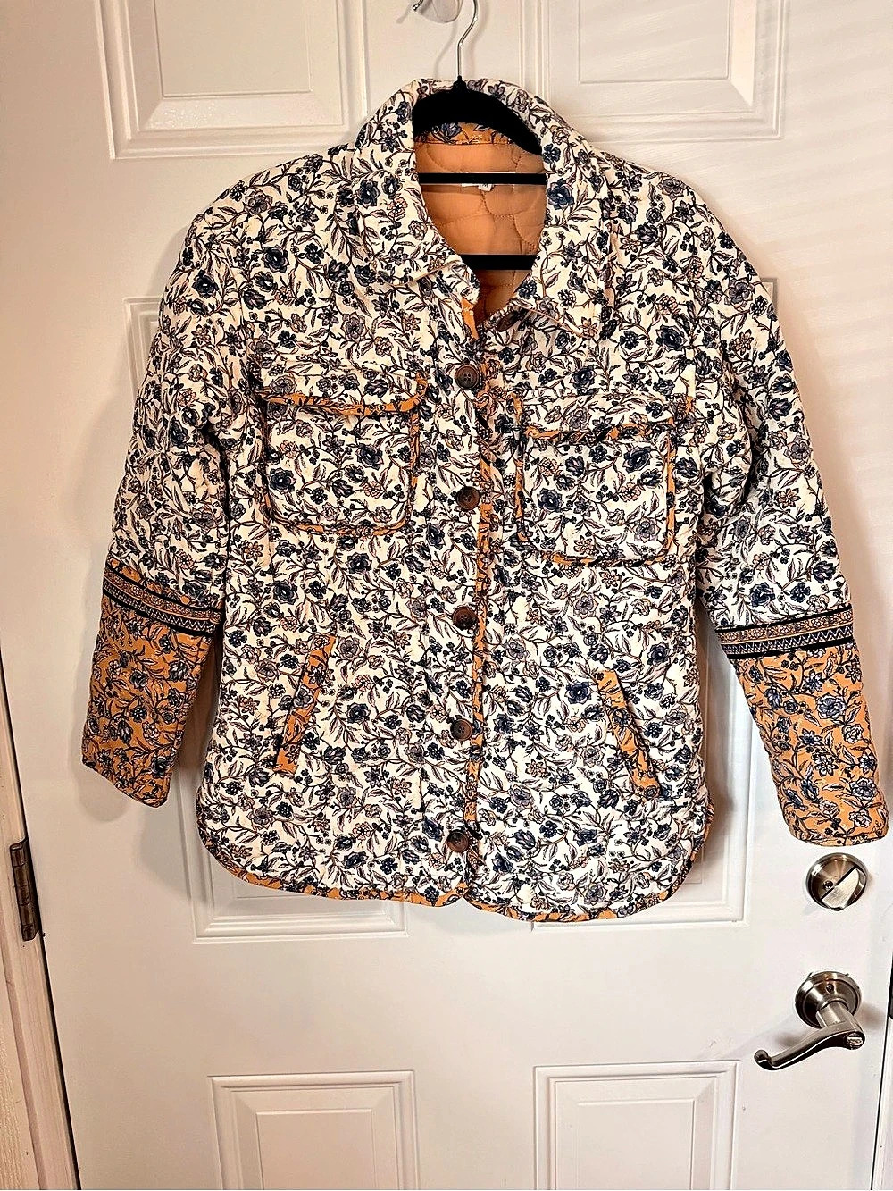 Maurices Floral Puffer Jacket in Cream & Blue Size Medium